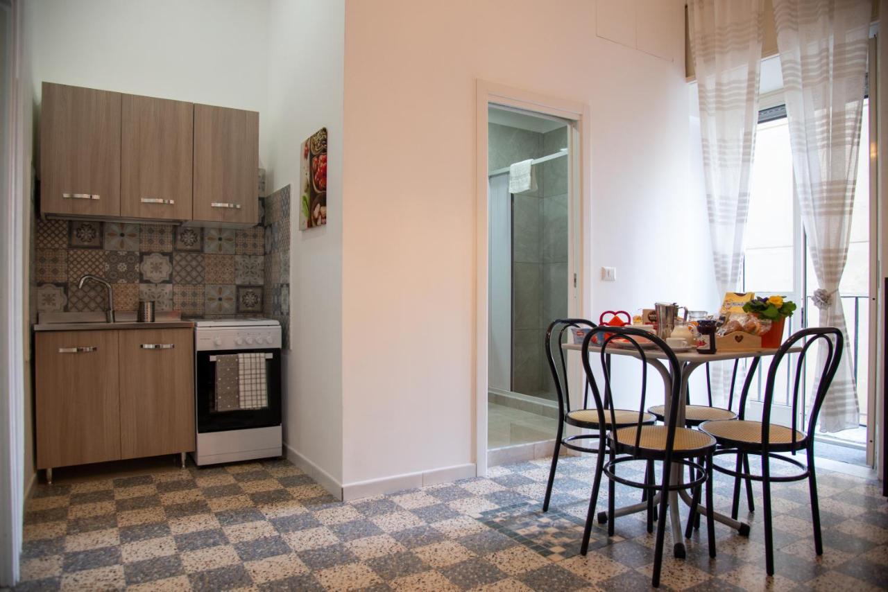 Domus Anticaglia By Domusextra Apartment Наполи Екстериор снимка
