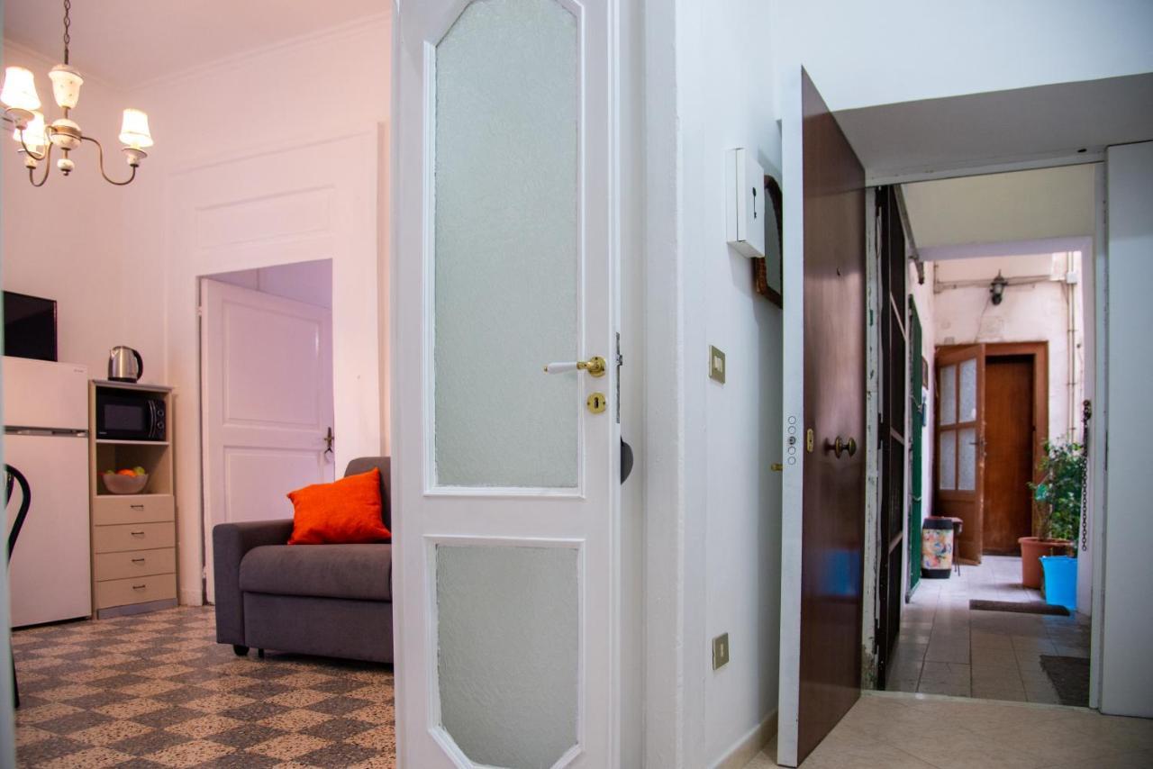 Domus Anticaglia By Domusextra Apartment Наполи Екстериор снимка