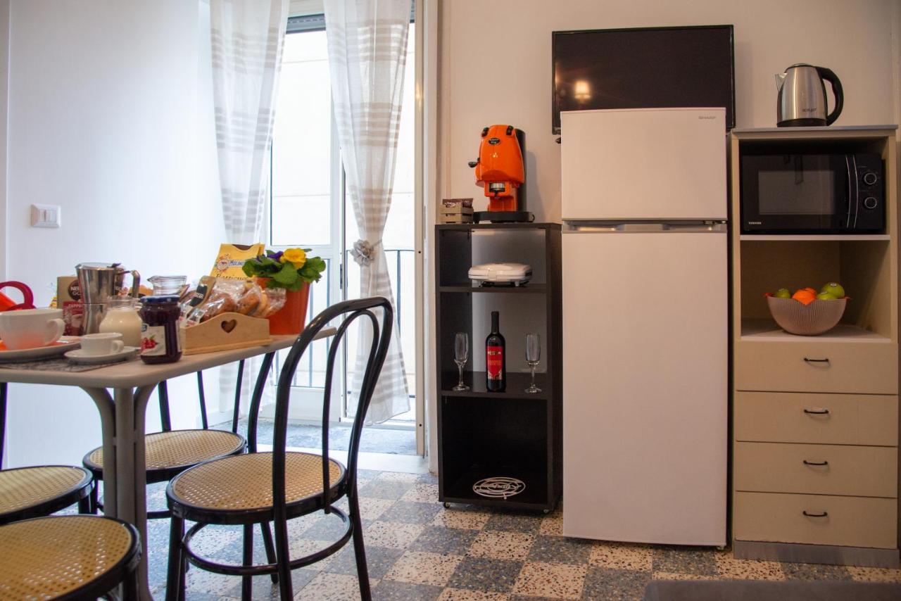 Domus Anticaglia By Domusextra Apartment Наполи Екстериор снимка