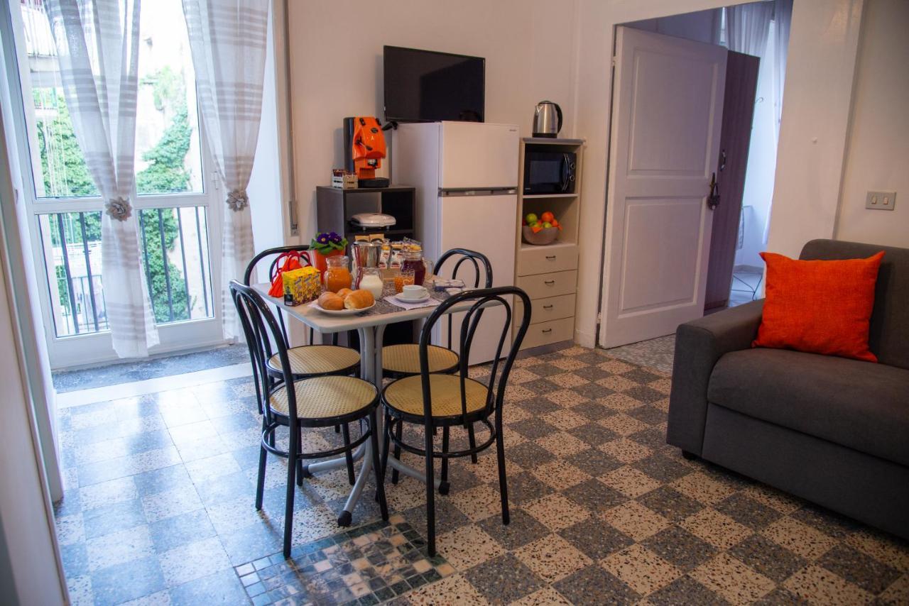 Domus Anticaglia By Domusextra Apartment Наполи Екстериор снимка